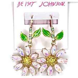 🌺 Betsey Johnson stunning crystal flower dangle earrings 🌺